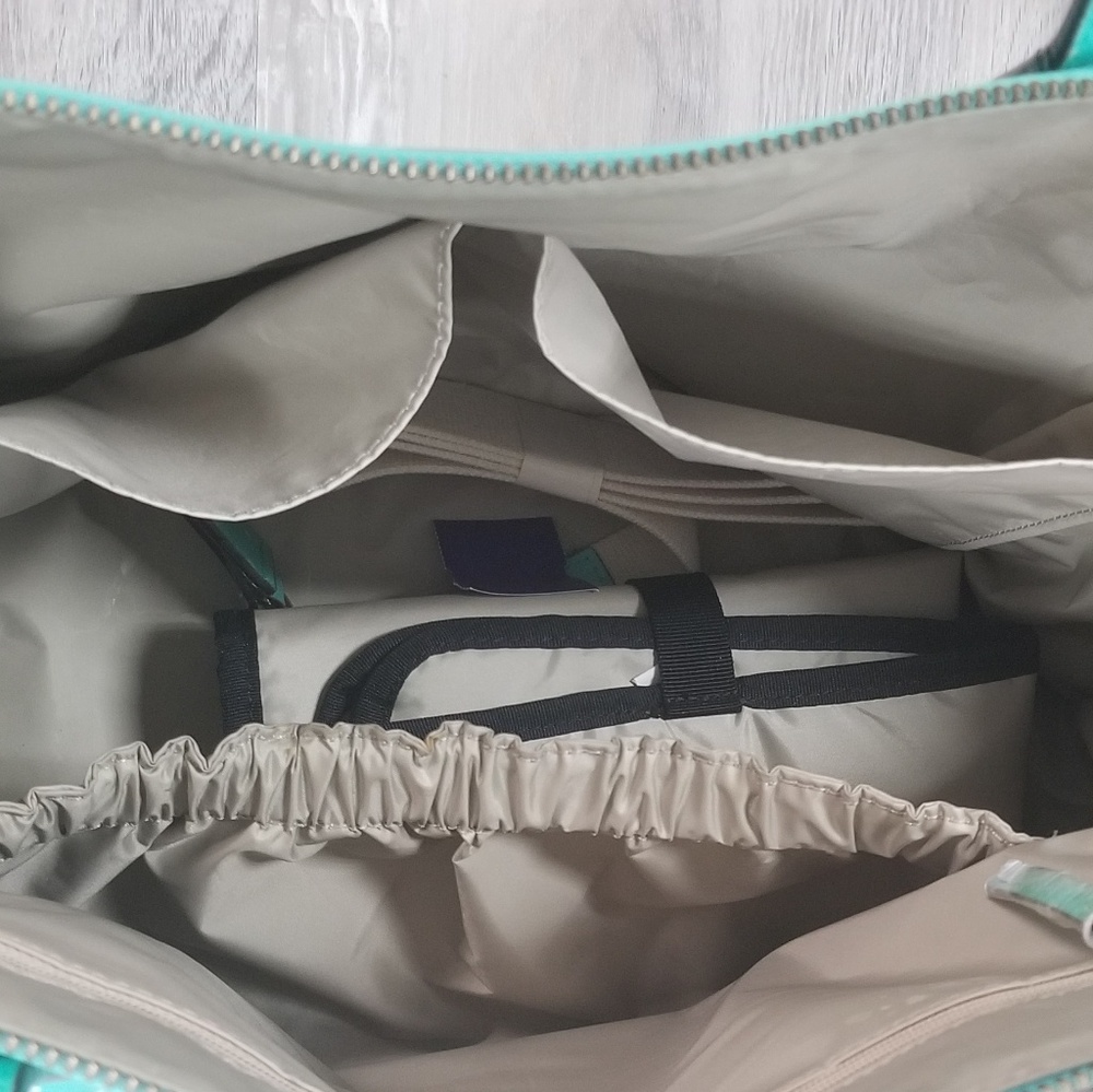 Kate Spade Turquoise Polka Dot Baby Bag - Picture 6 of 6